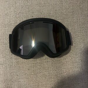Ski goggles